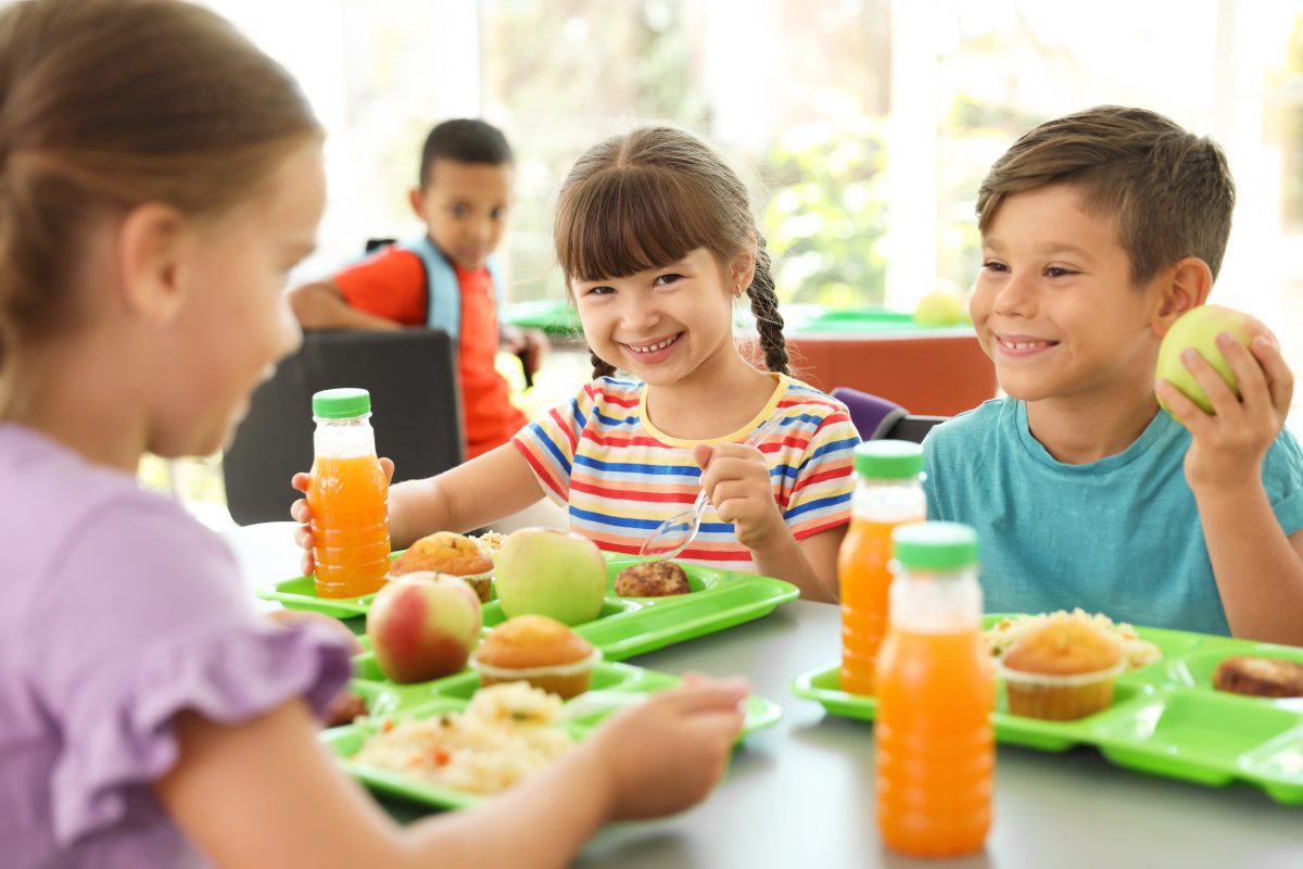 Children eating lunch at school